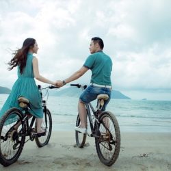 TFTBO-CoupleBeachBicycles